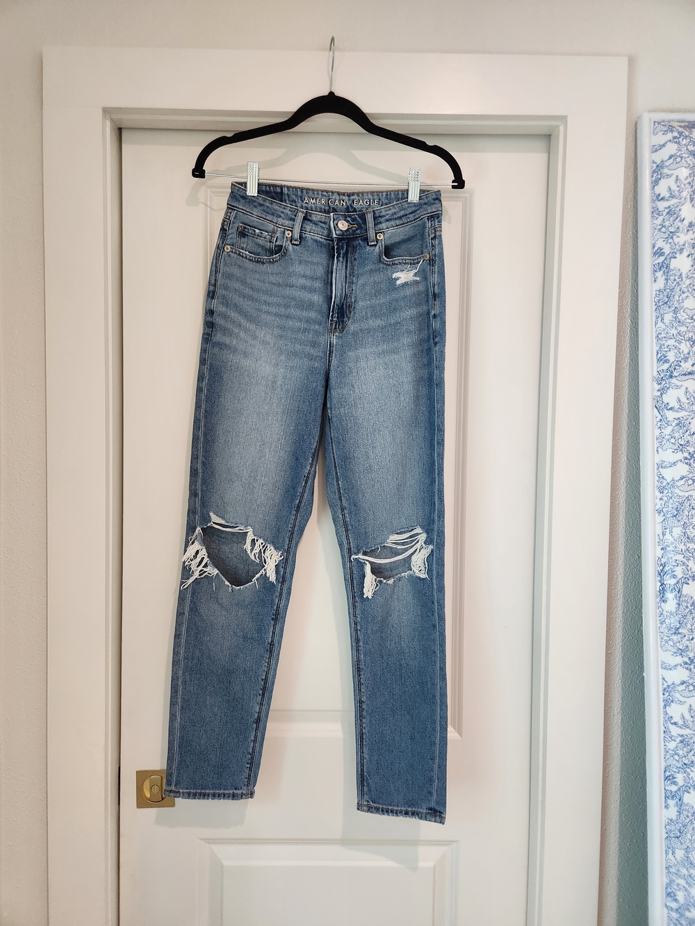American Eagle Outfitters Comfort Stretch Waist Straight Leg Distressed Jeans